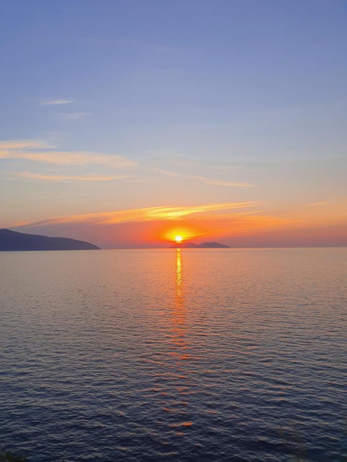 Deni Sea View Apartment Avlonya Dış mekan fotoğraf
