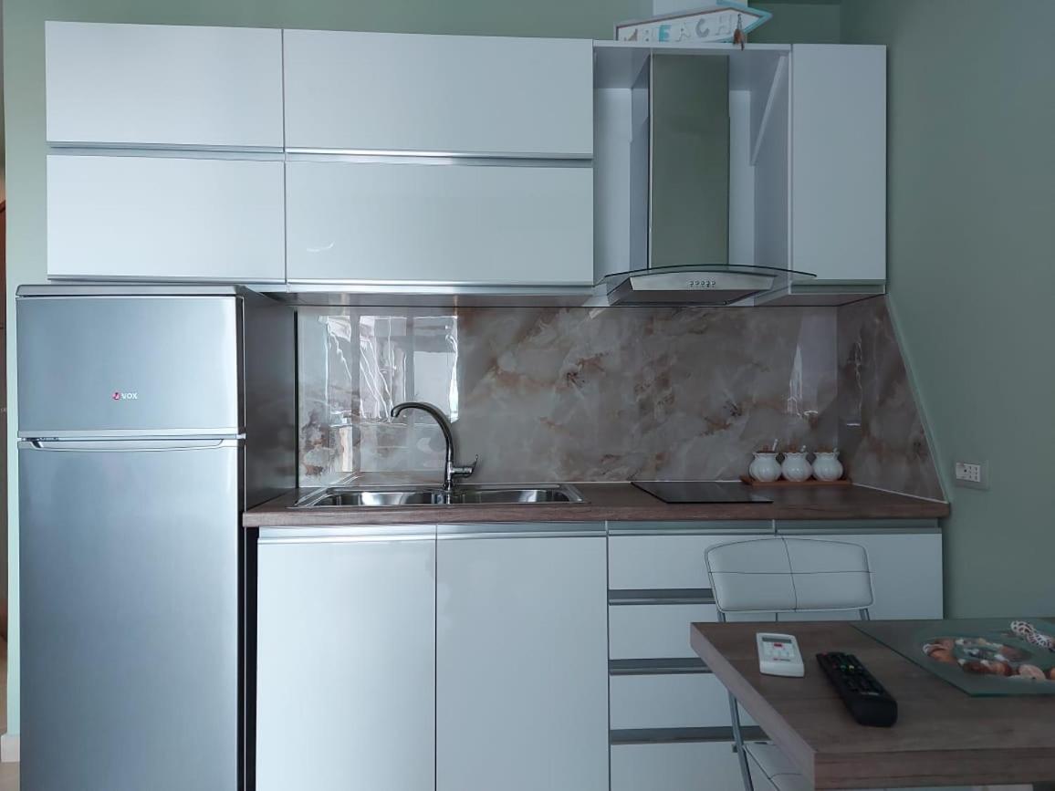 Deni Sea View Apartment Avlonya Dış mekan fotoğraf