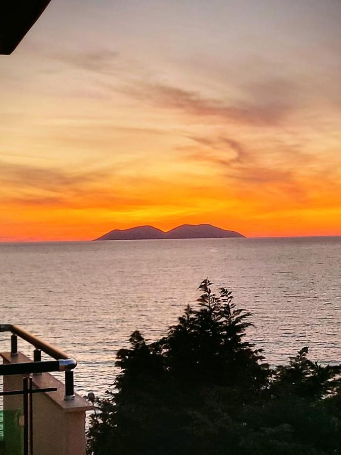 Deni Sea View Apartment Avlonya Dış mekan fotoğraf